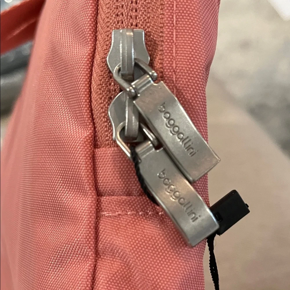 Baggallini carryall packable
